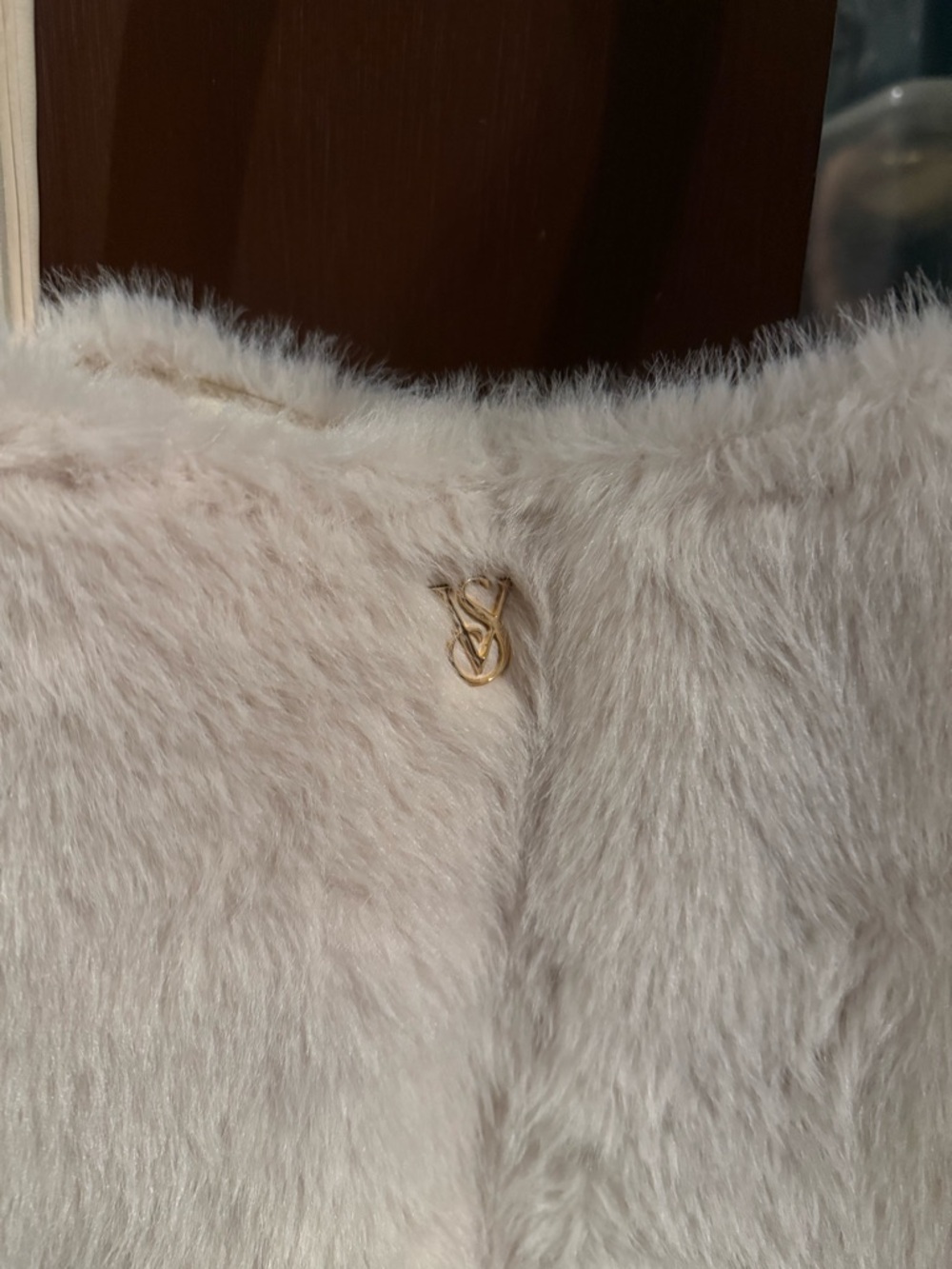 Victoria Secret White Faux Fur Shoulder Bag with Gold Accent - Picture 4 of 6